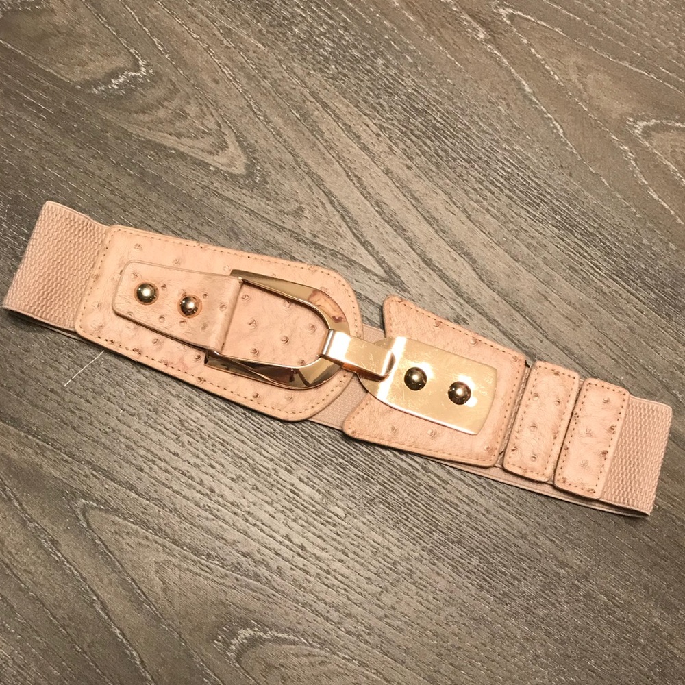 Nude/peach belt